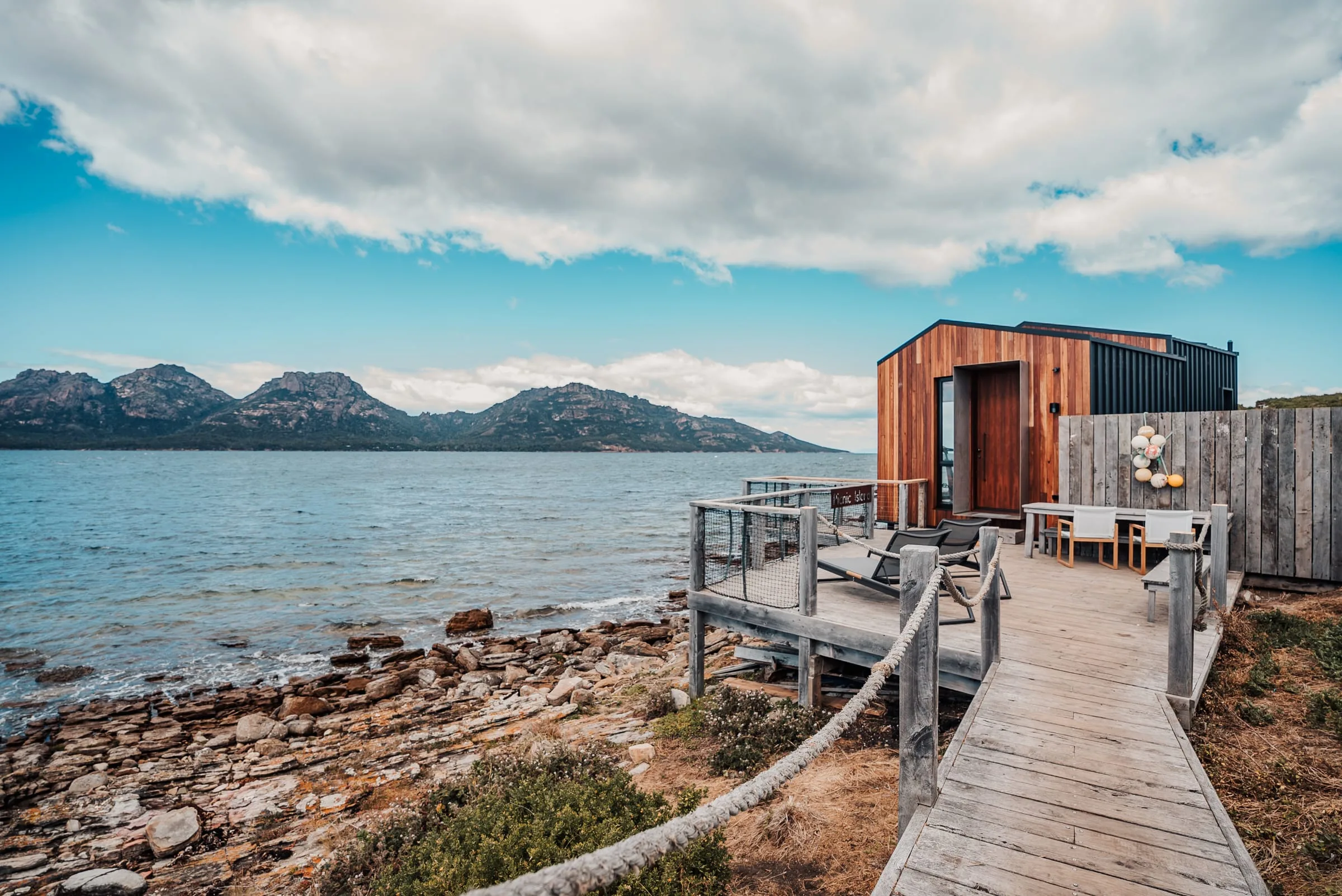 Picnic Island — an off-grid retreat at Coles Bay, Tasmania