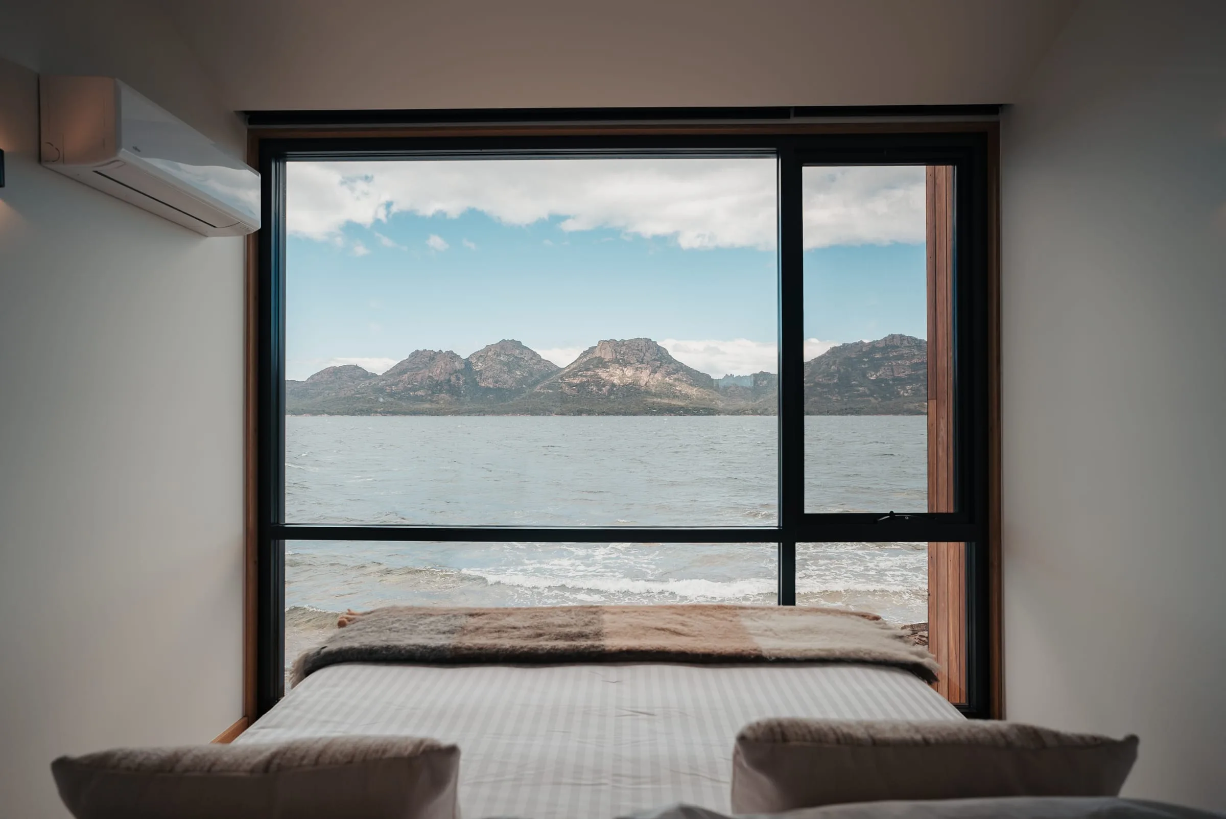 Picnic Island — an off-grid retreat at Coles Bay, Tasmania
