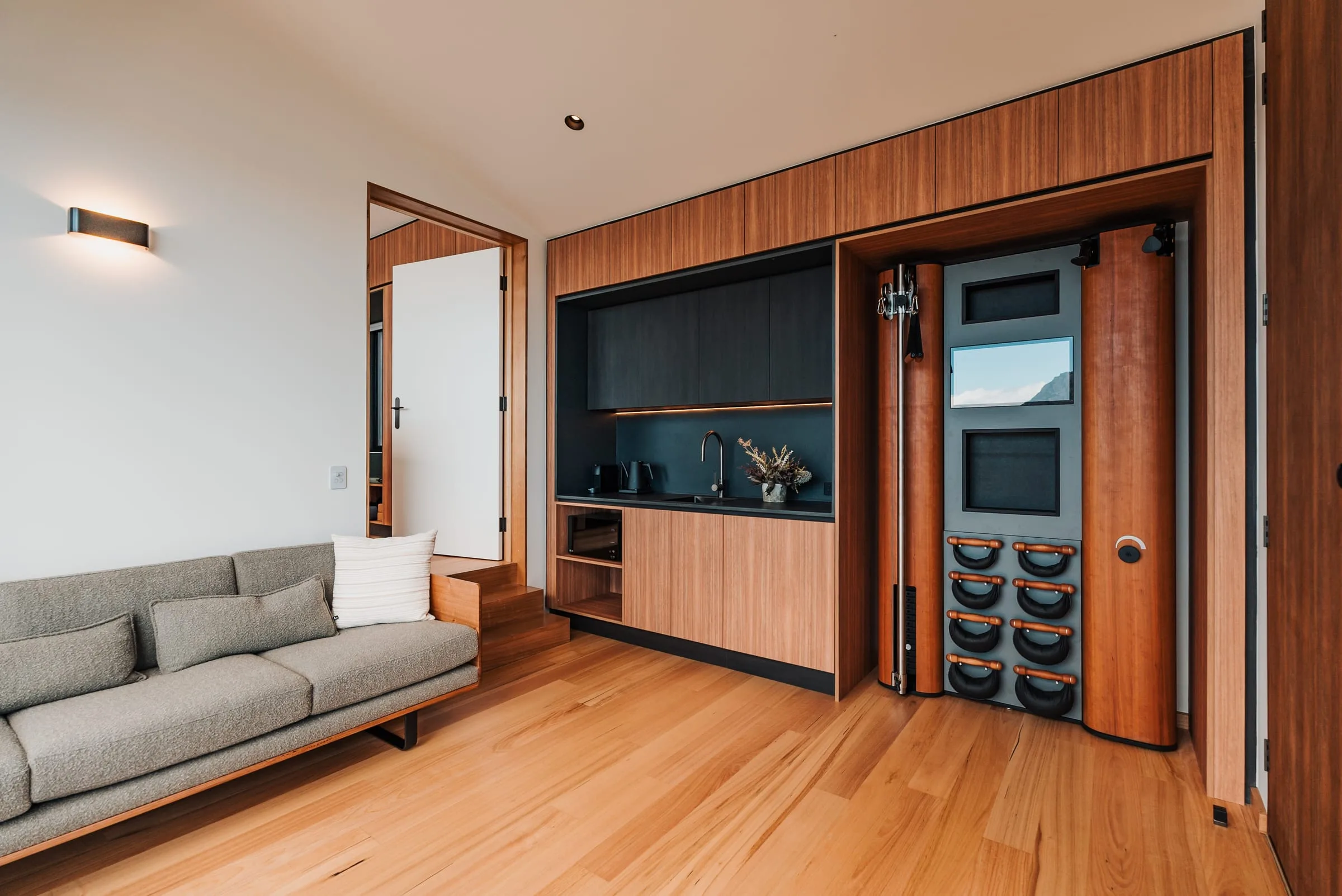 Picnic Island — an off-grid retreat at Coles Bay, Tasmania