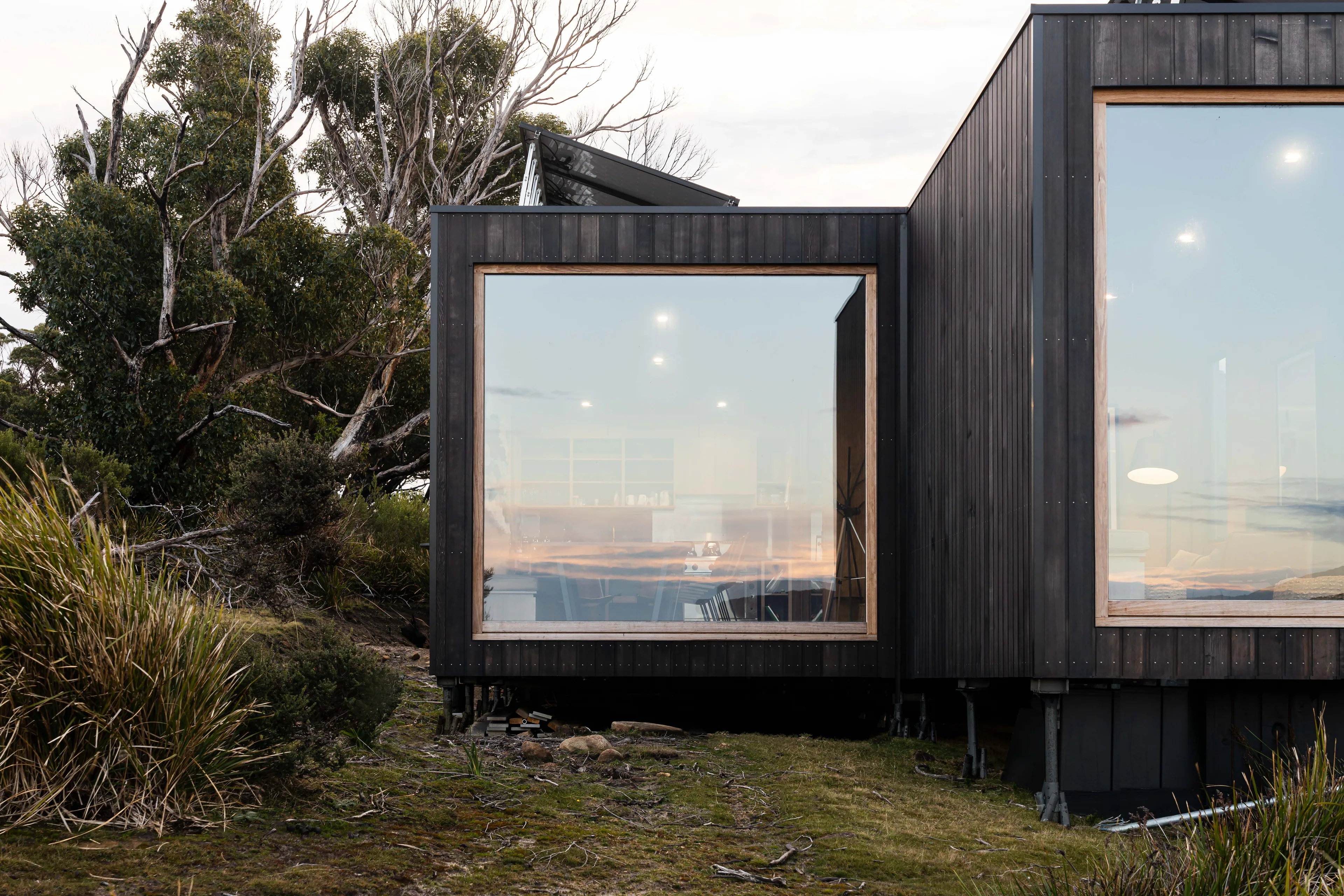 Standup Point Camp, Tasman Peninsula — Prefabricated retreat by Darkitecture (image 3 of 9)