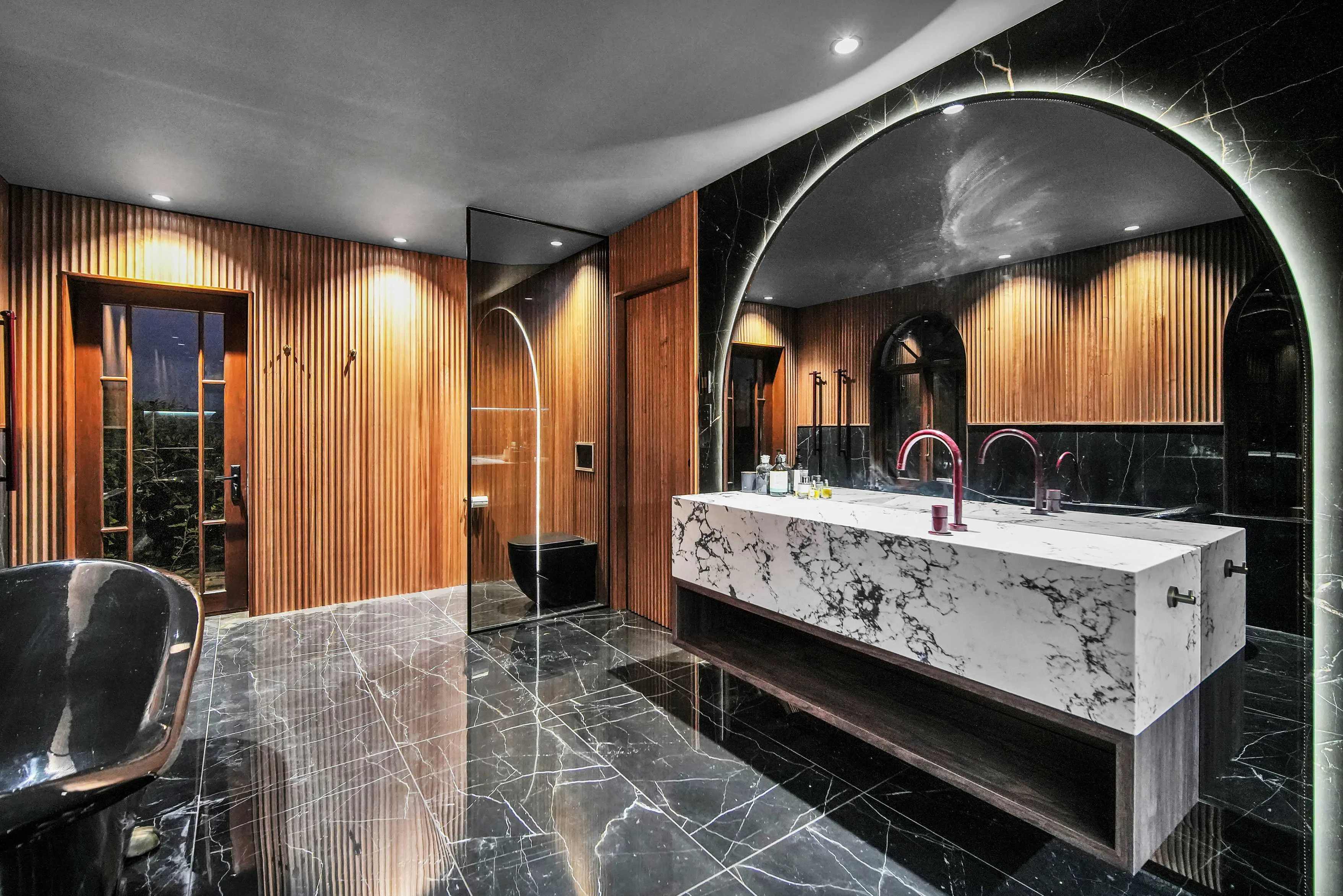 Villa Donini, Northern Tasmania — Bathroom by Darkitecture (image 12 of 12)