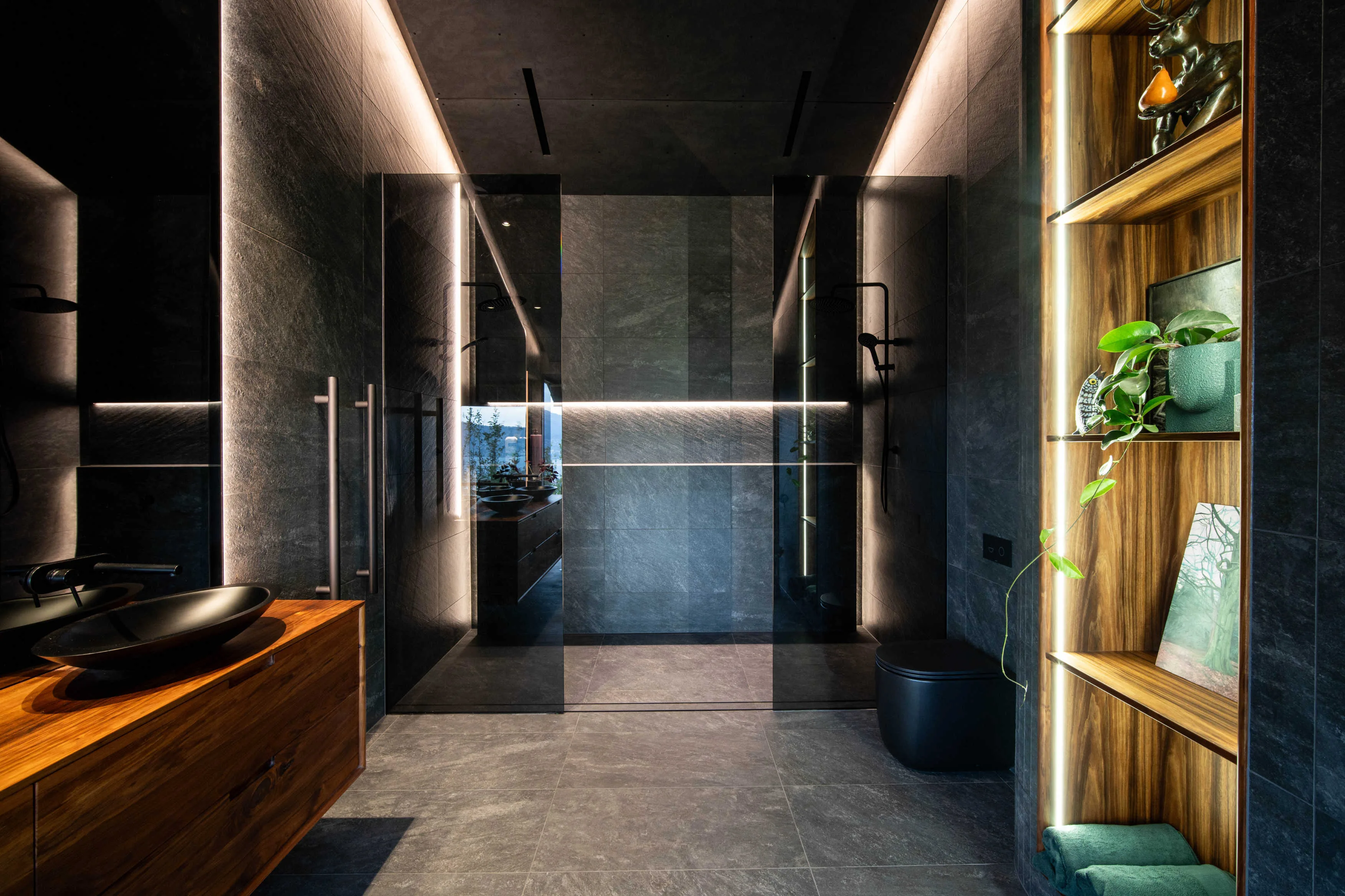 The Waverley Bathroom, Bellerive — Interior by Darkitecture (image 4 of 15)