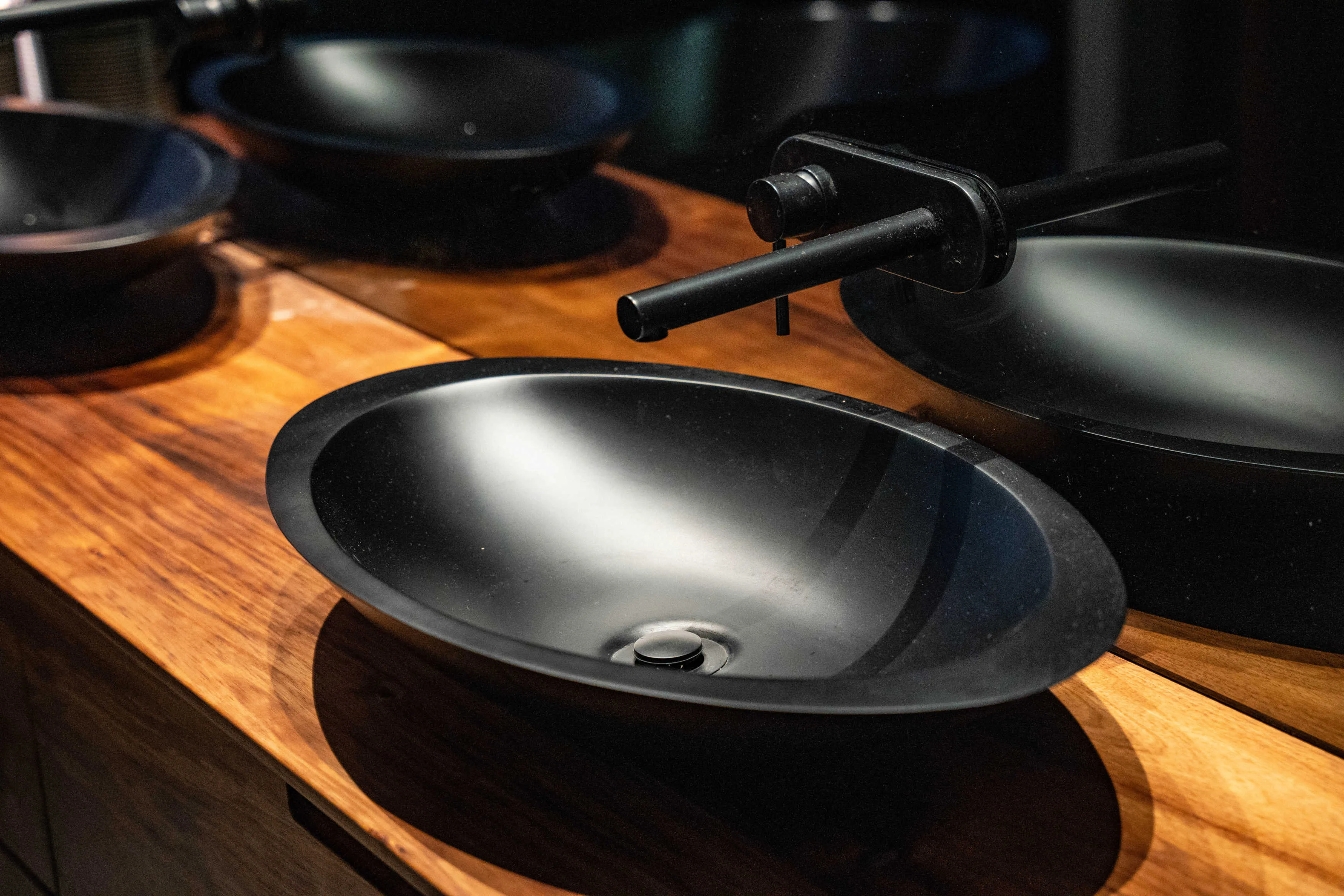 The Waverley Bathroom, Bellerive — Interior by Darkitecture (image 15 of 15)