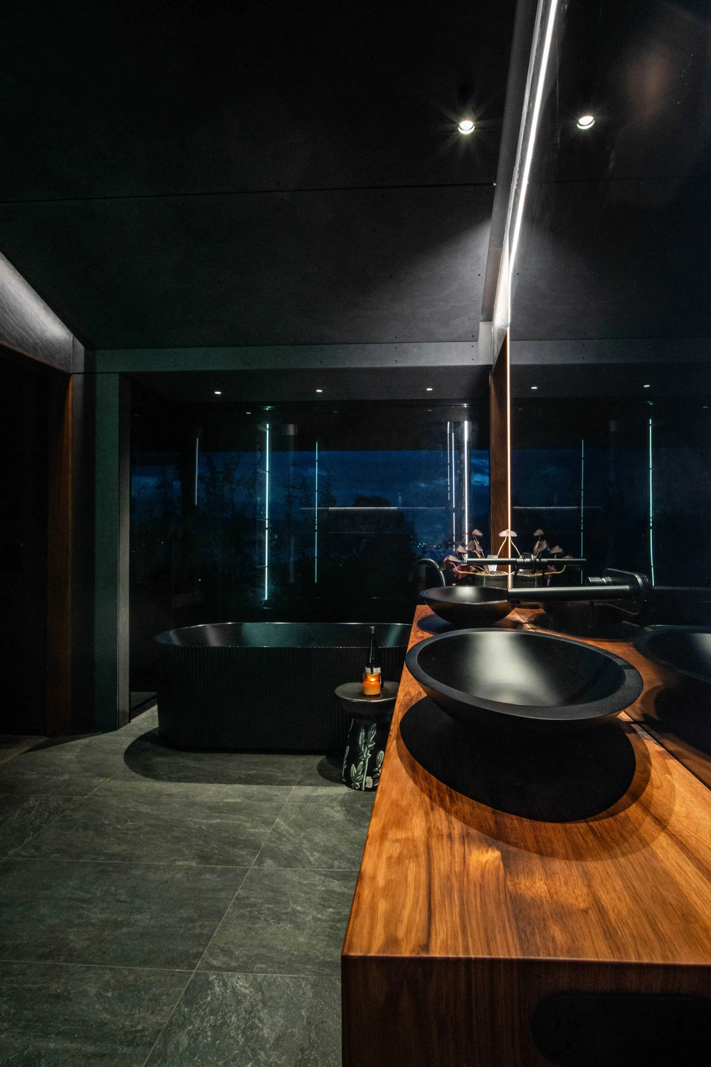 The Waverley Bathroom, Bellerive — Interior by Darkitecture (image 5 of 15)