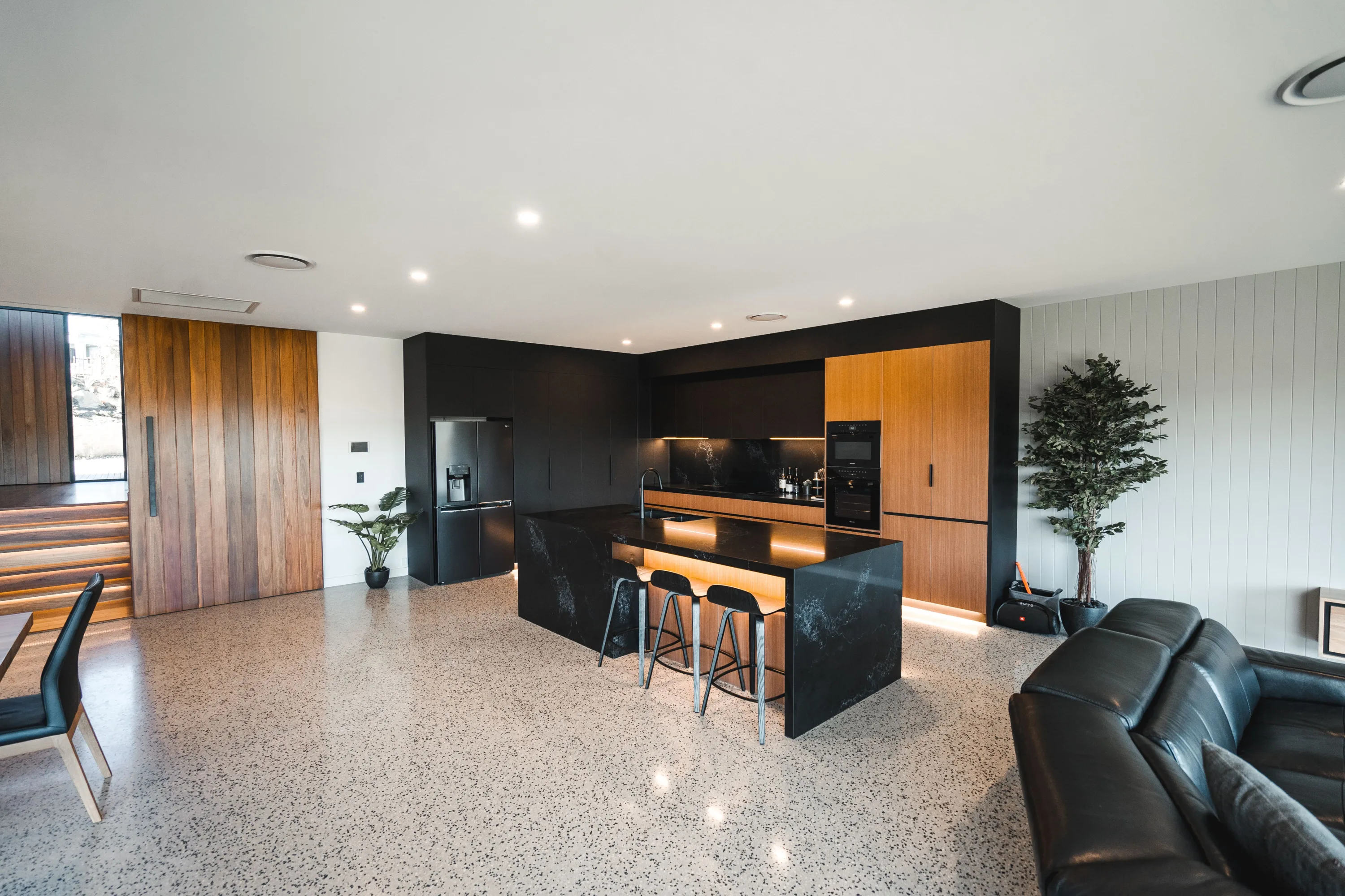 The HQ, West Launceston — New home by Darkitecture (image 9 of 15)