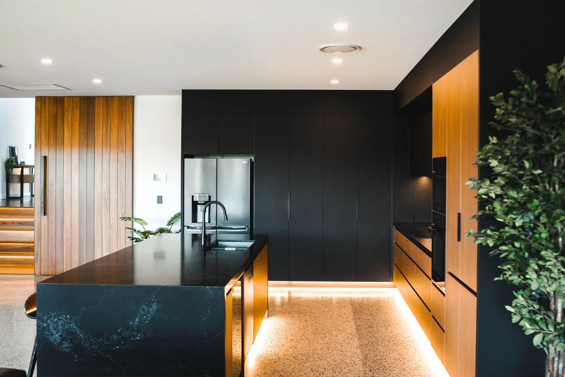 The HQ, West Launceston — New home by Darkitecture (image 7 of 15)