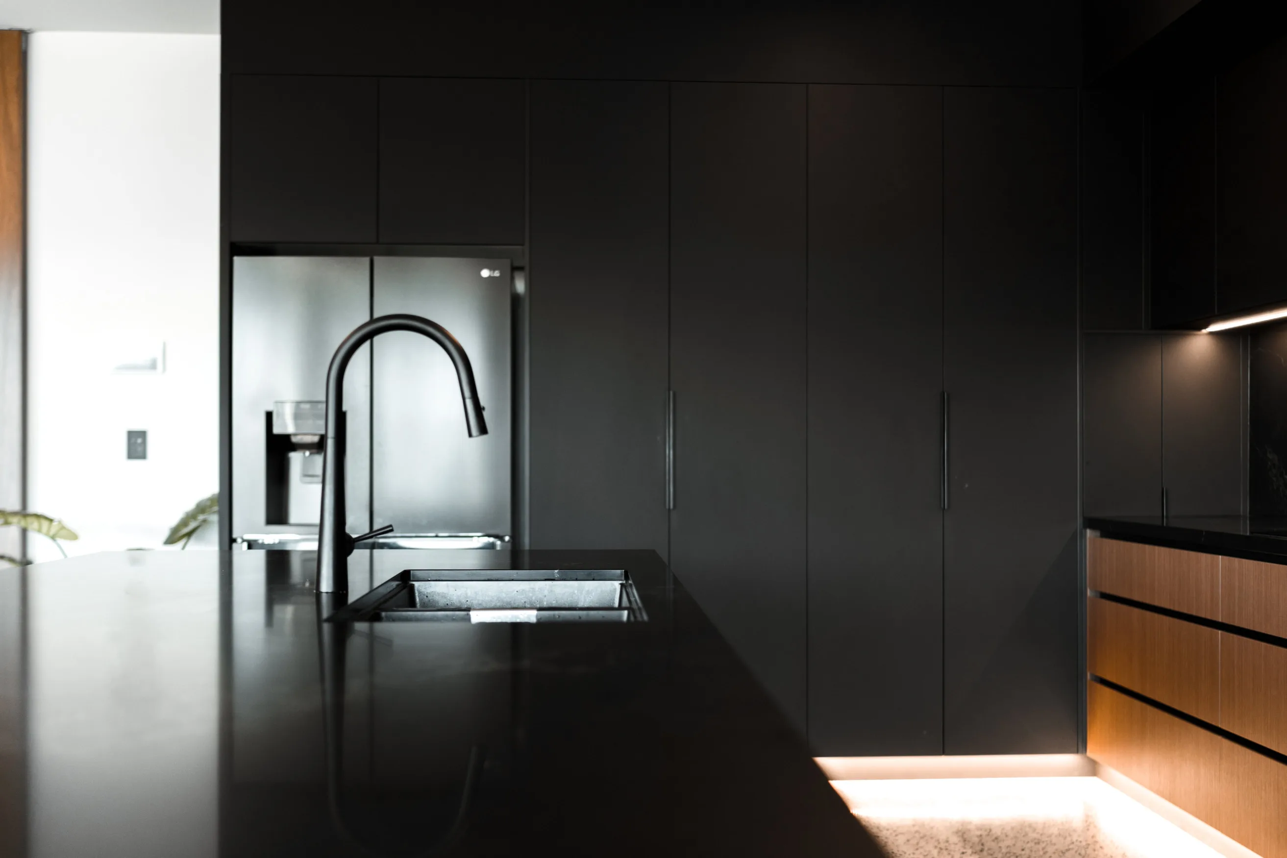 The HQ, West Launceston — New home by Darkitecture (image 8 of 15)